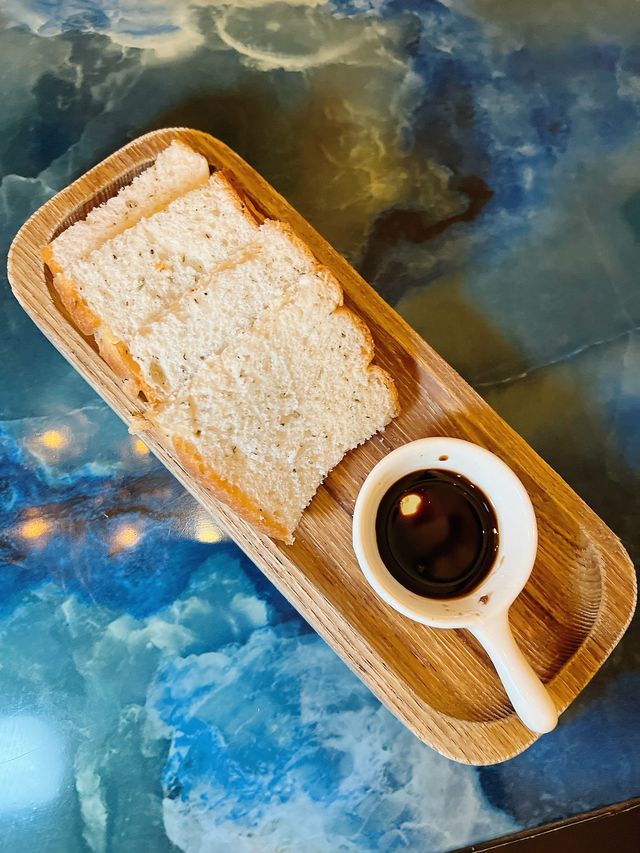 《用心製作法國菜Amici 》 《用心製作法國菜Amici 》