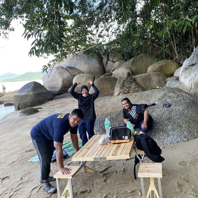 Gold Sweats at Pantai Esen! 