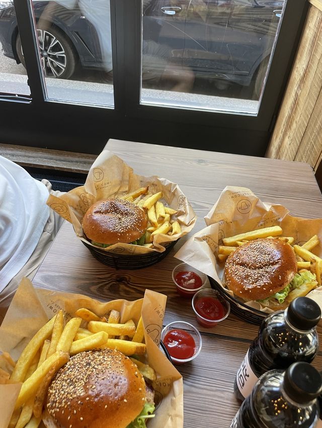 스위스의 대표 수제버거 맛집🍔