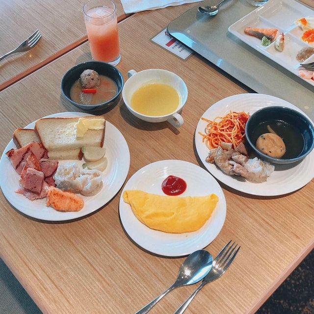 멋진 스카이트리뷰에 뷔페도 훌륭한 "아사쿠사 뷰 호텔"