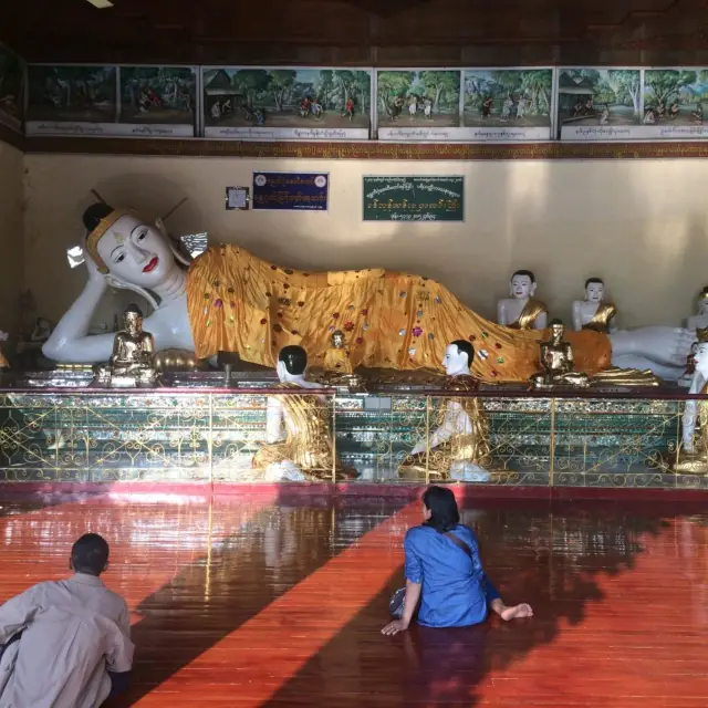 ミャンマー　シュエダゴンパゴダ