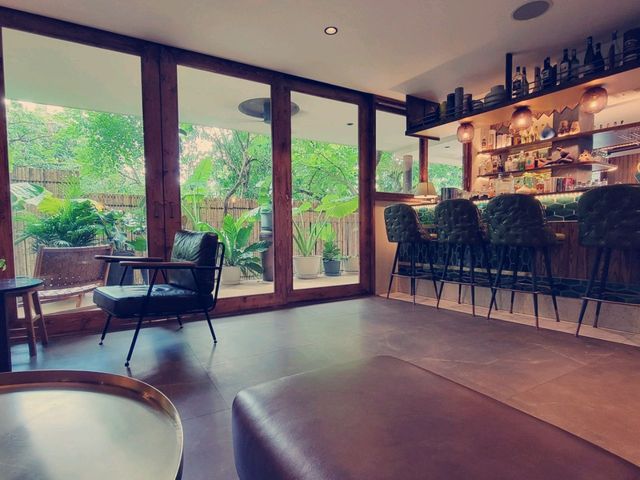 曼谷市中心的一片小綠洲 Karaarom Hotel