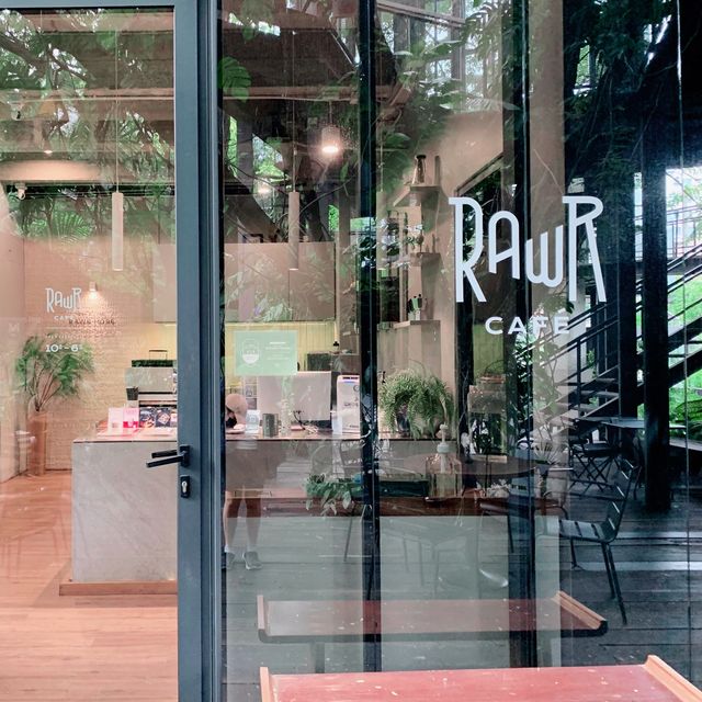 Cozy Nature Cafe near BTS Phrakanong in Bangkok 🌿
