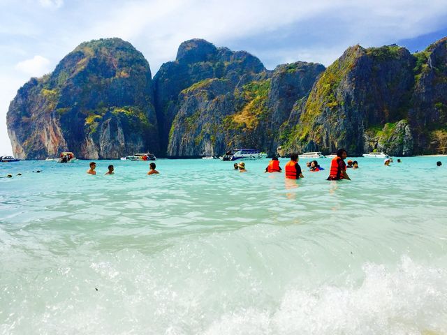 MAYA BAY: THE BEACH 