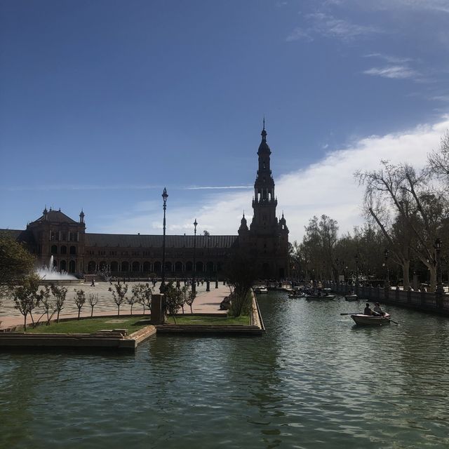 스페인의 작은 도시 세비야의 스페인광장 