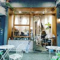 基隆廟口📍 安樓咖啡Enzo Cafe☕ 老宅改建的5樓優雅花磚咖啡廳