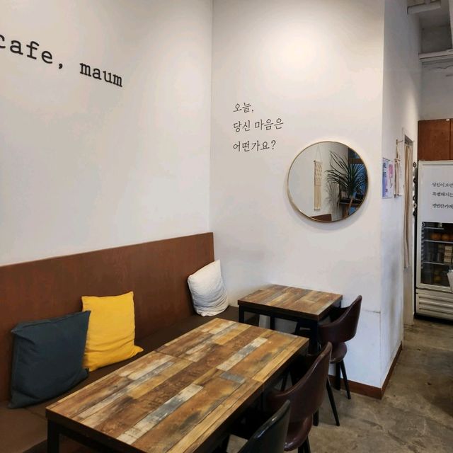 韓国/ソウル アパート内に位置する自然豊かなカフェ 