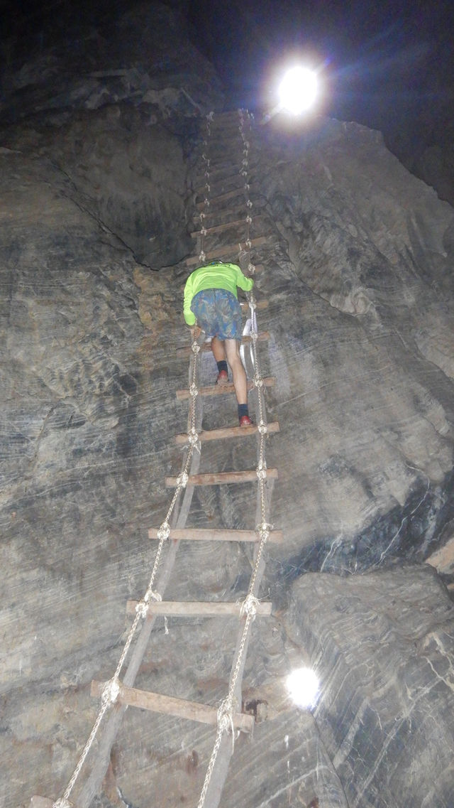 Tour Hang Rục Mòn ( Ruc Mon Cave 1 Adventure )