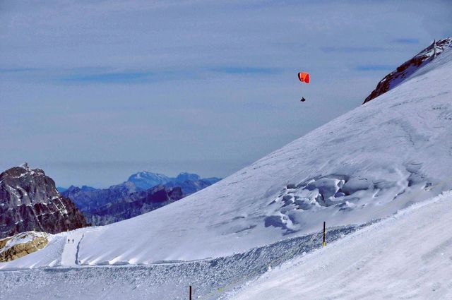 Take my dad to explore the millennium glaciers of the Alps.