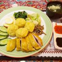 在地推薦異國料理｜星馬茶餐廳｜大雞腿海南雞飯
