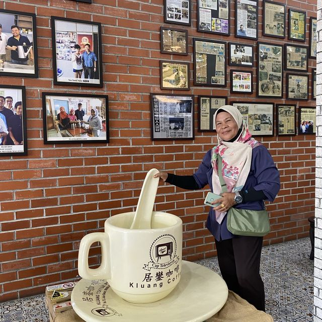 Coffee hunting with Mama