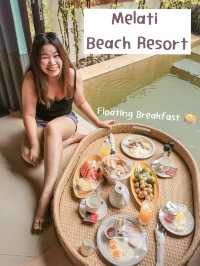 Floating Breakfast at Melati Resort🥞