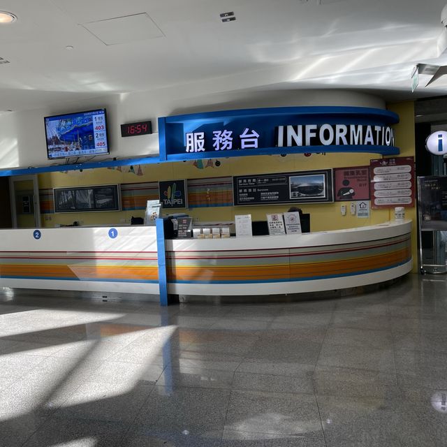 台北看展跟演唱會的超讚選擇 台北小巨蛋 超大建築很有特色