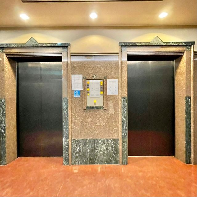 入り口を探しながらホテルへgo