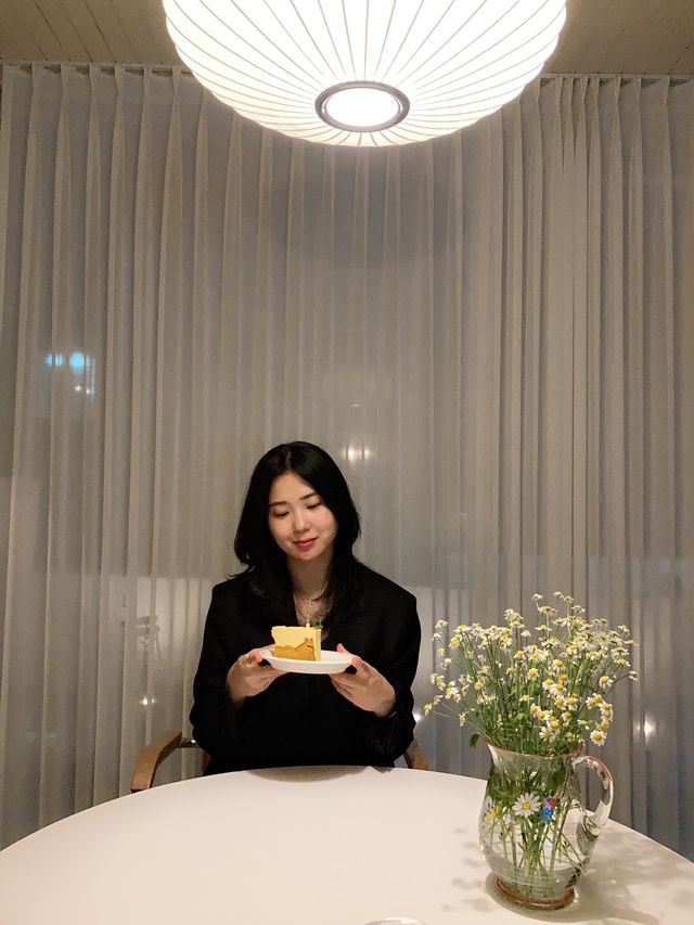 따뜻한 코지분위기의 감성카페,데이오프나이트