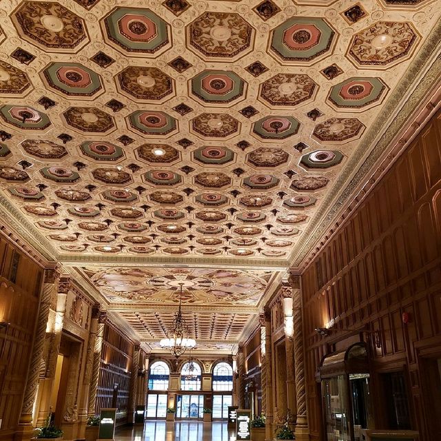 Millennium Biltmore Los Angeles. 
