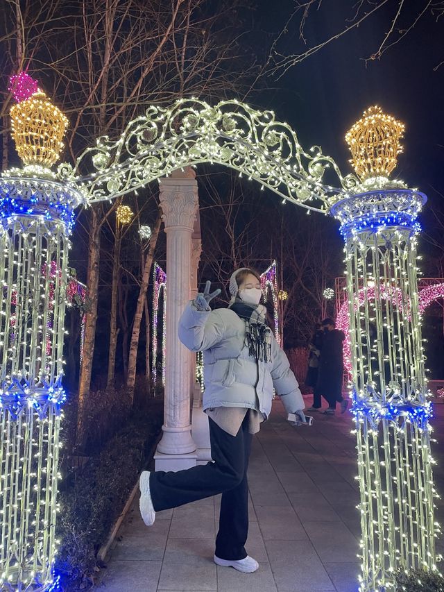 동심의 세계로…🌈 밤에 더 빛나는 퍼스트가든