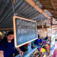 ตลาดน้ำบางขาม วัดคุ้งท่าเลา ลพบุรี  