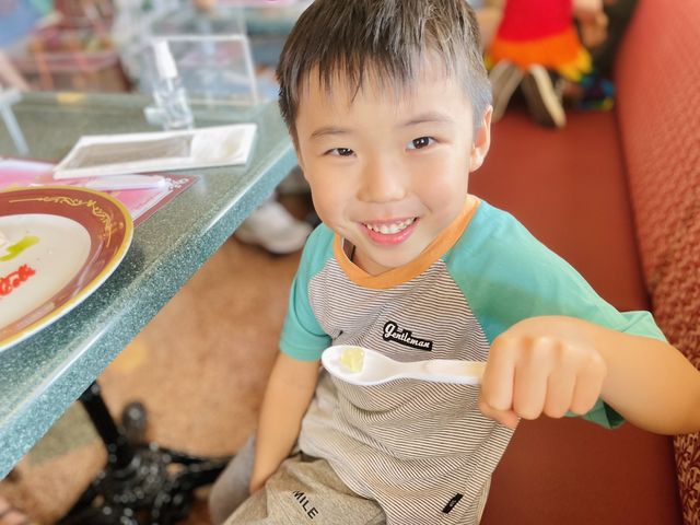 迪士尼樂園美國小鎮大街人氣大街餐廳Corner Cafe！
