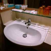 北角街市裏的華美達盛景酒店