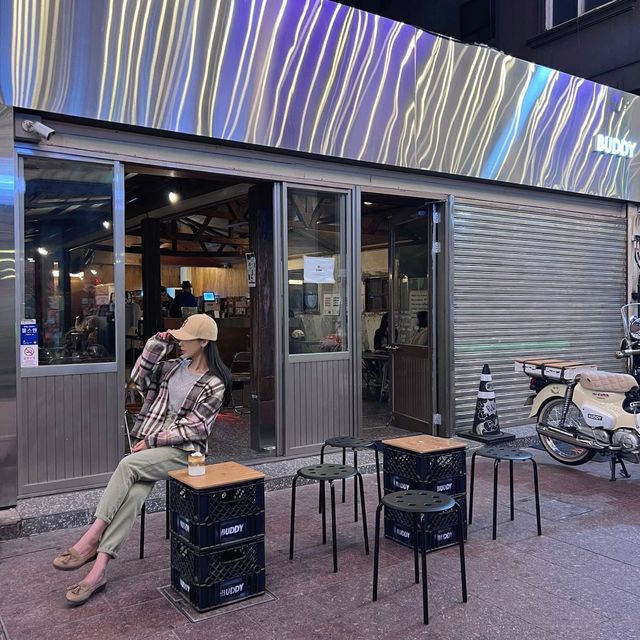 울산 “버디”: 비밀의 아지트 느낌의 힙한 펍 & 카페 | 트립닷컴 울산 울산 “버디”: 비밀의 아지트 느낌의 힙한 펍 & 카페  | 트립닷컴 울산 