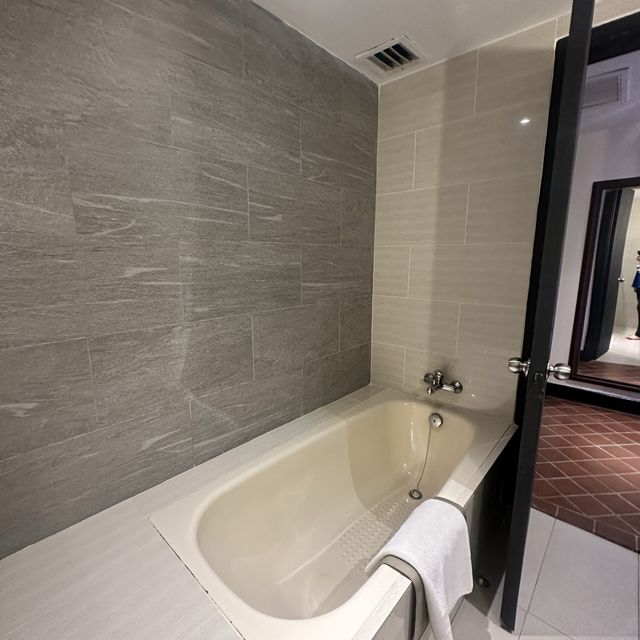 Perfect Retreat - Large Suite With Bathub