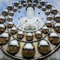 Be in Awe of Wat Prathat Phasornkaew