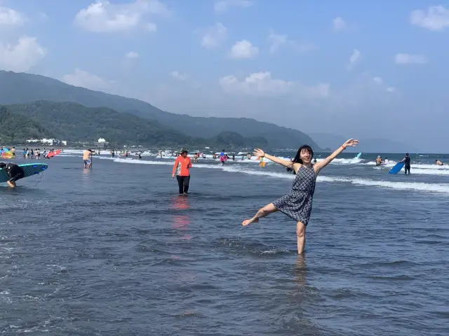 烏石港來看衝浪客