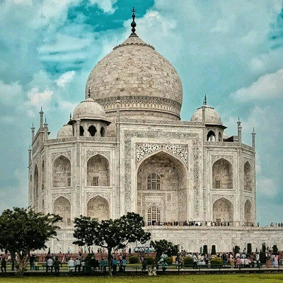 The #TajMahal is not only a stunning example of Islamic art and archit