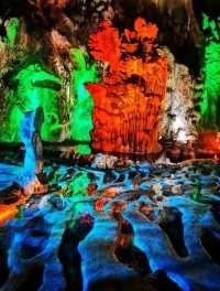 Lingshan cave; meet the bones of the Earth