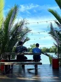 คาเฟ่และที่พักริมน้ำใกล้กรุงเทพ Riverbreeze Cafe