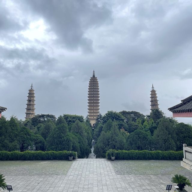 Dali - Three Pagodas 