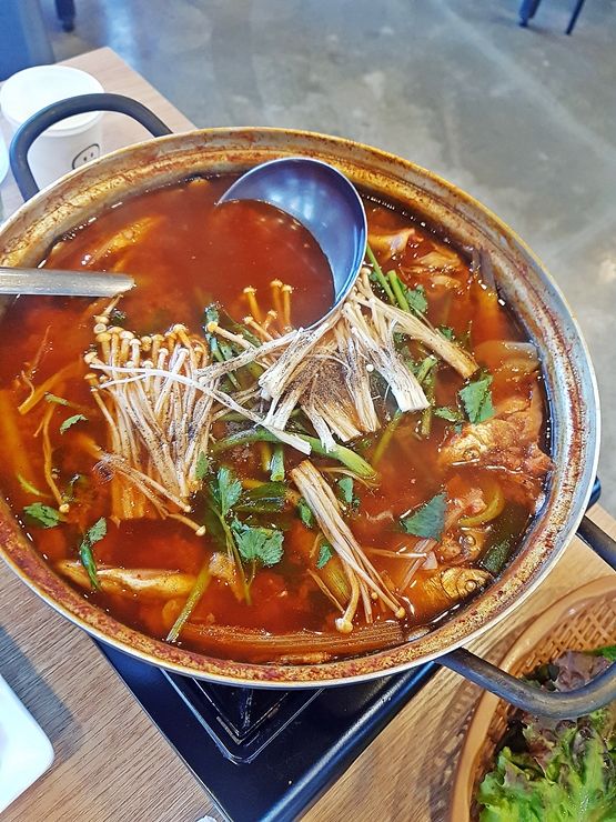 가평 민물 장어 맛집. 오늘은 봄날