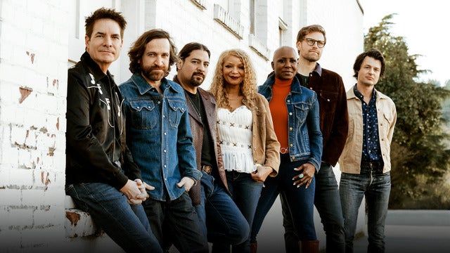 96.3 WDVD pres. Blaine & Lauren's Acoustic Christmas with Train 2023 (Detroit) | The Fillmore Detroit