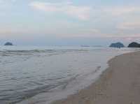 ชิลยามเย็น หาดทรายรีสวี จ.ชุมพร