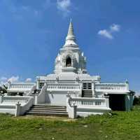 เที่ยววัดเก่าโบราณ วัดเกาะกลาง อ.ป่าซาง จ.ลำพูน 