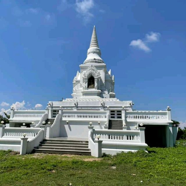 เที่ยววัดเก่าโบราณ วัดเกาะกลาง อ.ป่าซาง จ.ลำพูน 
