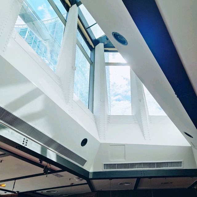 圓方頂樓，曬太陽午餐！嘆！