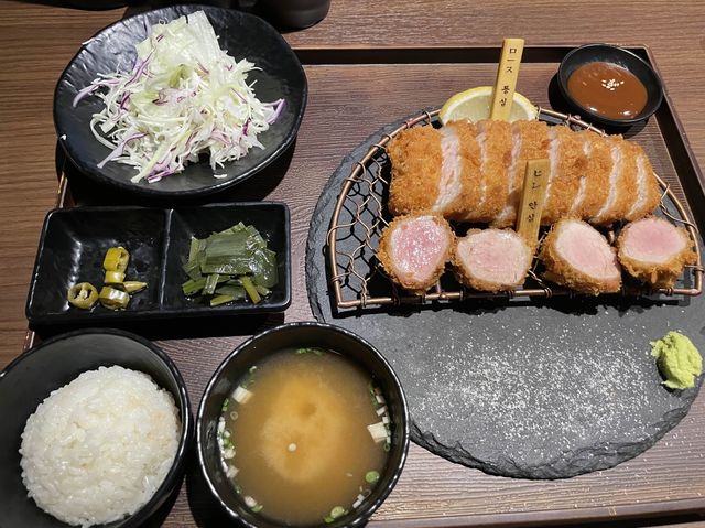 재료 본연의 맛으로~ 깔끔한 돈가스 집 범돈!