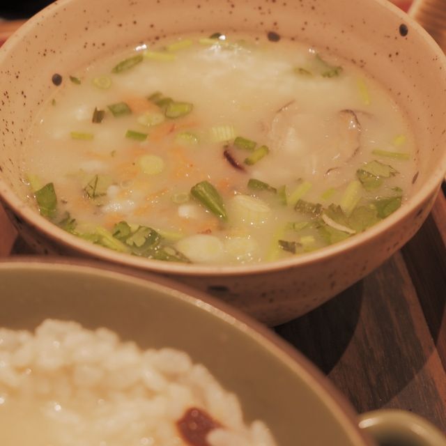 新派潮州菜,蠔仔粥和豆腐鮮美出色 新派潮州菜,蠔仔粥和豆腐鮮美出色