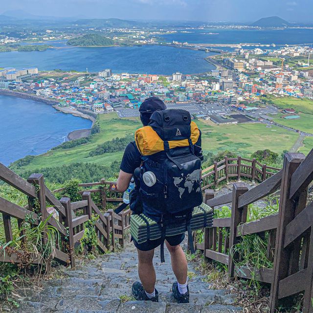 제주의 상징이자 일출로 유명한, 성산일출봉