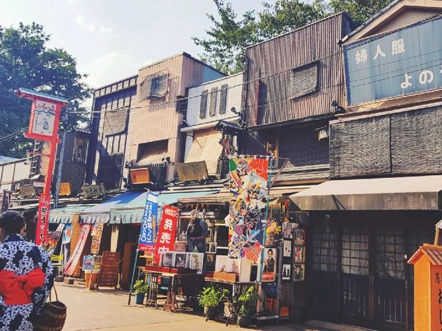 도쿄에서 가장 오래된 사찰 아사쿠사 전통적인 일본의 풍경