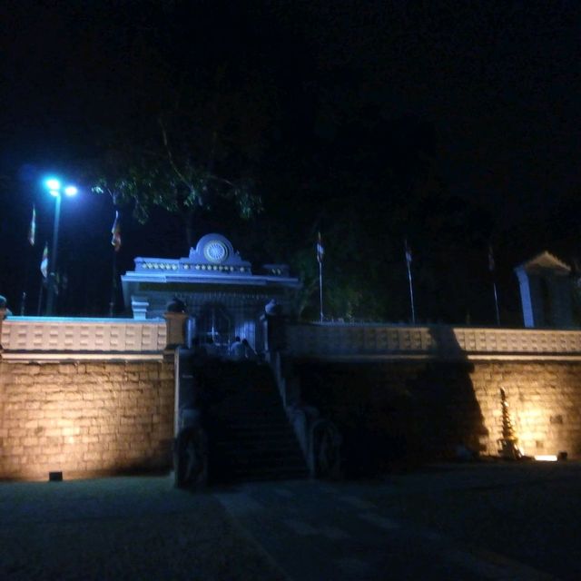 buddhist temple in SRI LANKA 🇱🇰 