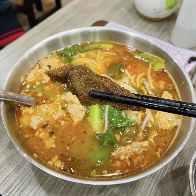 ［台北/龍山寺］ 柳州螺獅粉🦁️｜CP值超高！份量超多！龍山寺美食 拜拜完吃一波🤤 