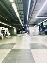 อิสระภาพ รถไฟฟ้า Mrt นักท่องเที่ยวแน่นมาก | กทม.