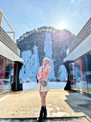 Insta Hot Spot, кафе с видом на ледяную стену, Стоун-Крик ❄️