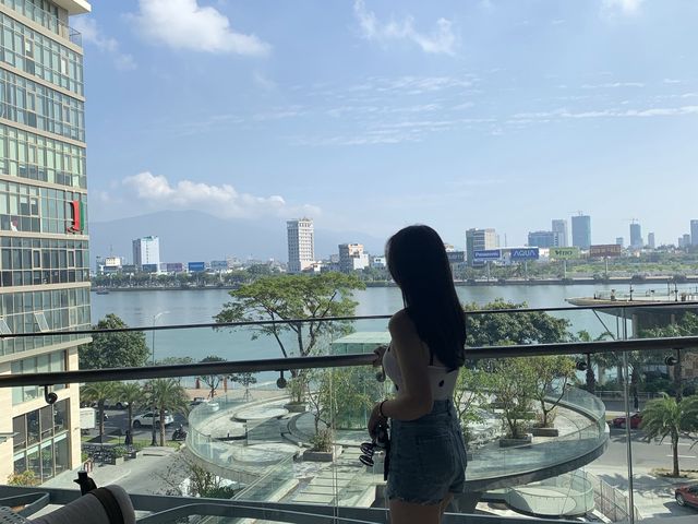 다낭 수영장은 힐튼으로💃