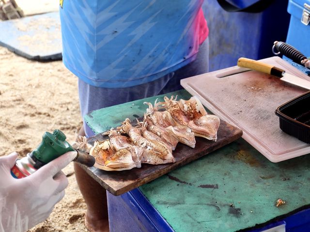 กินหมึกที่หาดลับพัทยา