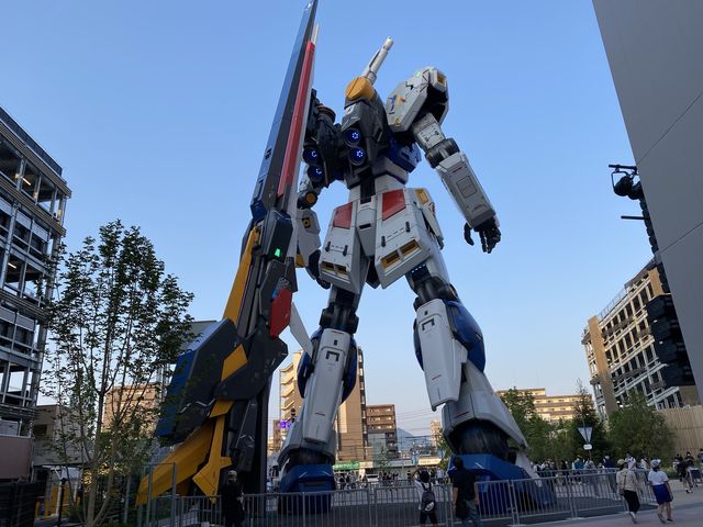 警備員さん？博多の実物大ガンダムスポット