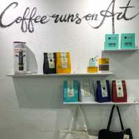 順着咖啡香氣來到yellow corner coffee💛